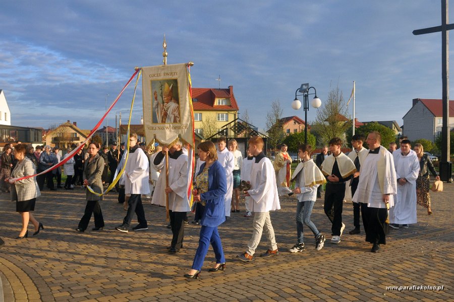 058 Procesja rezurekcyjna.jpg
